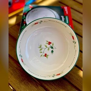 Pfaltzgraff WINTERBERRY Merry Everything Candy Bowl 7" New in Box.
